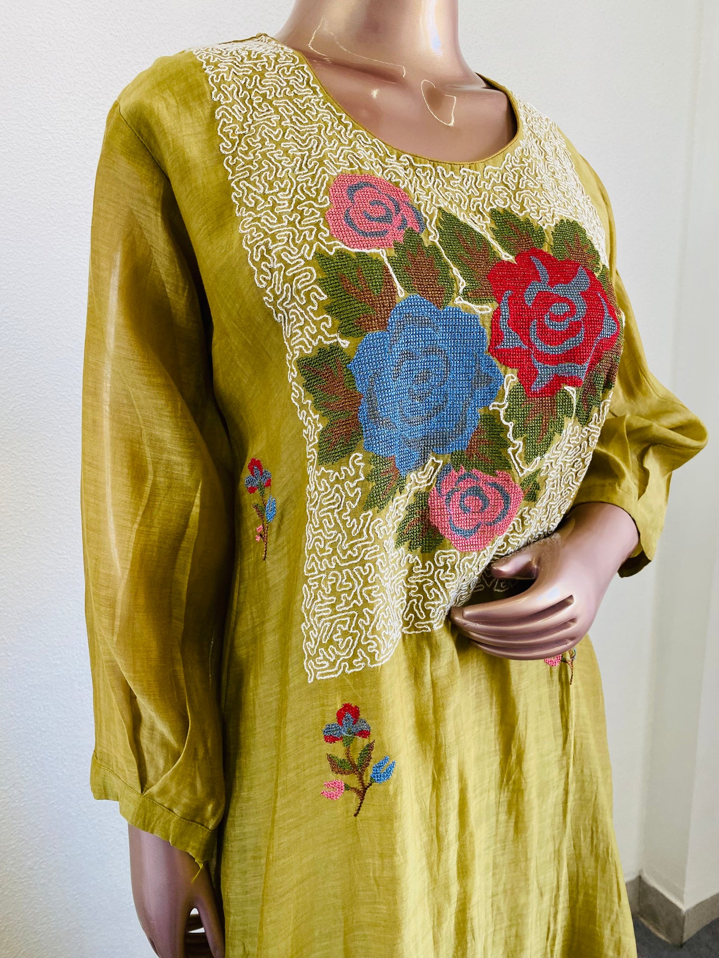 Embroidered Yoke Mul Chanderi Suit Set