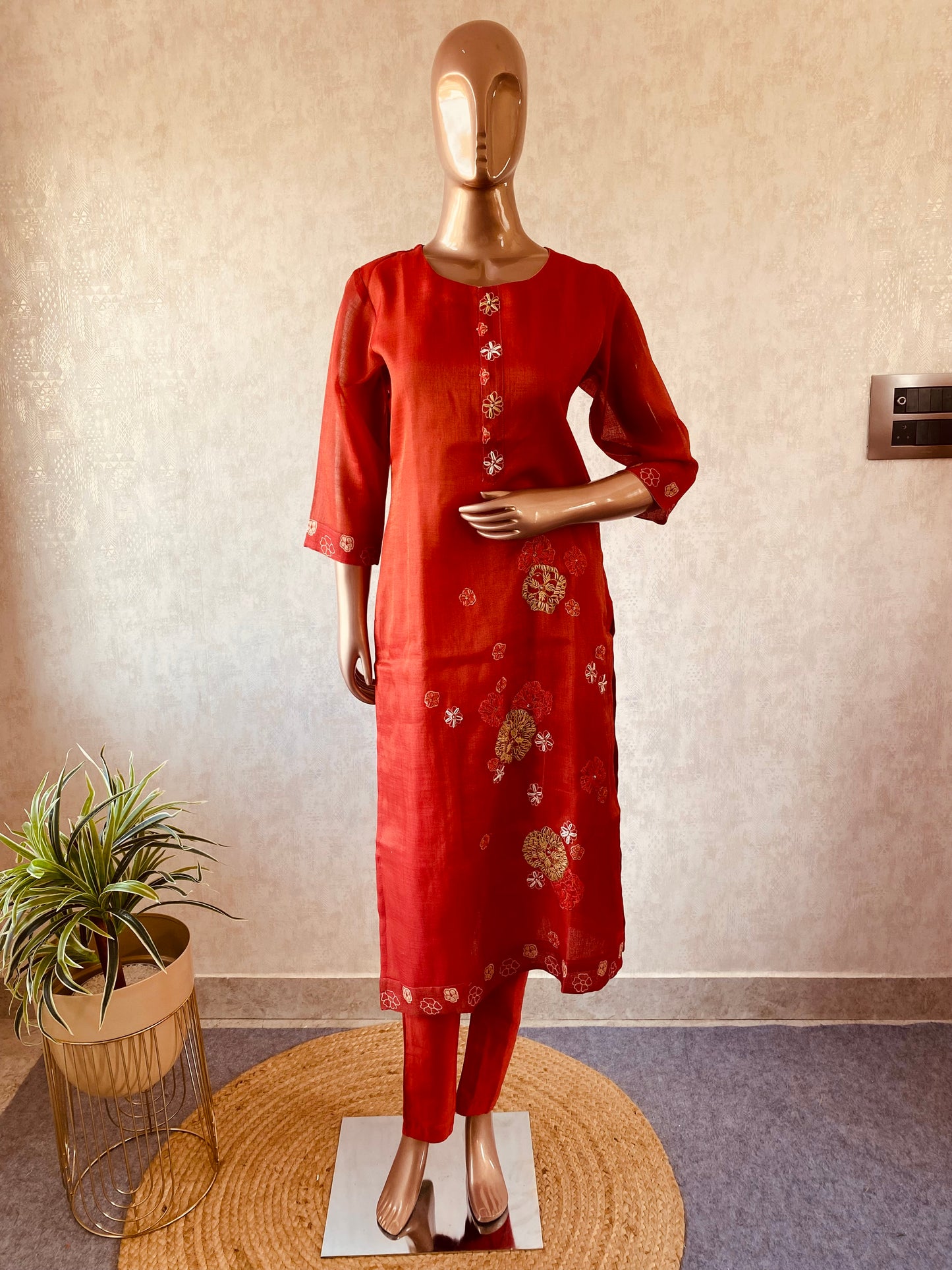 Shimmer Linen Suit Set with Kantha Embroidery