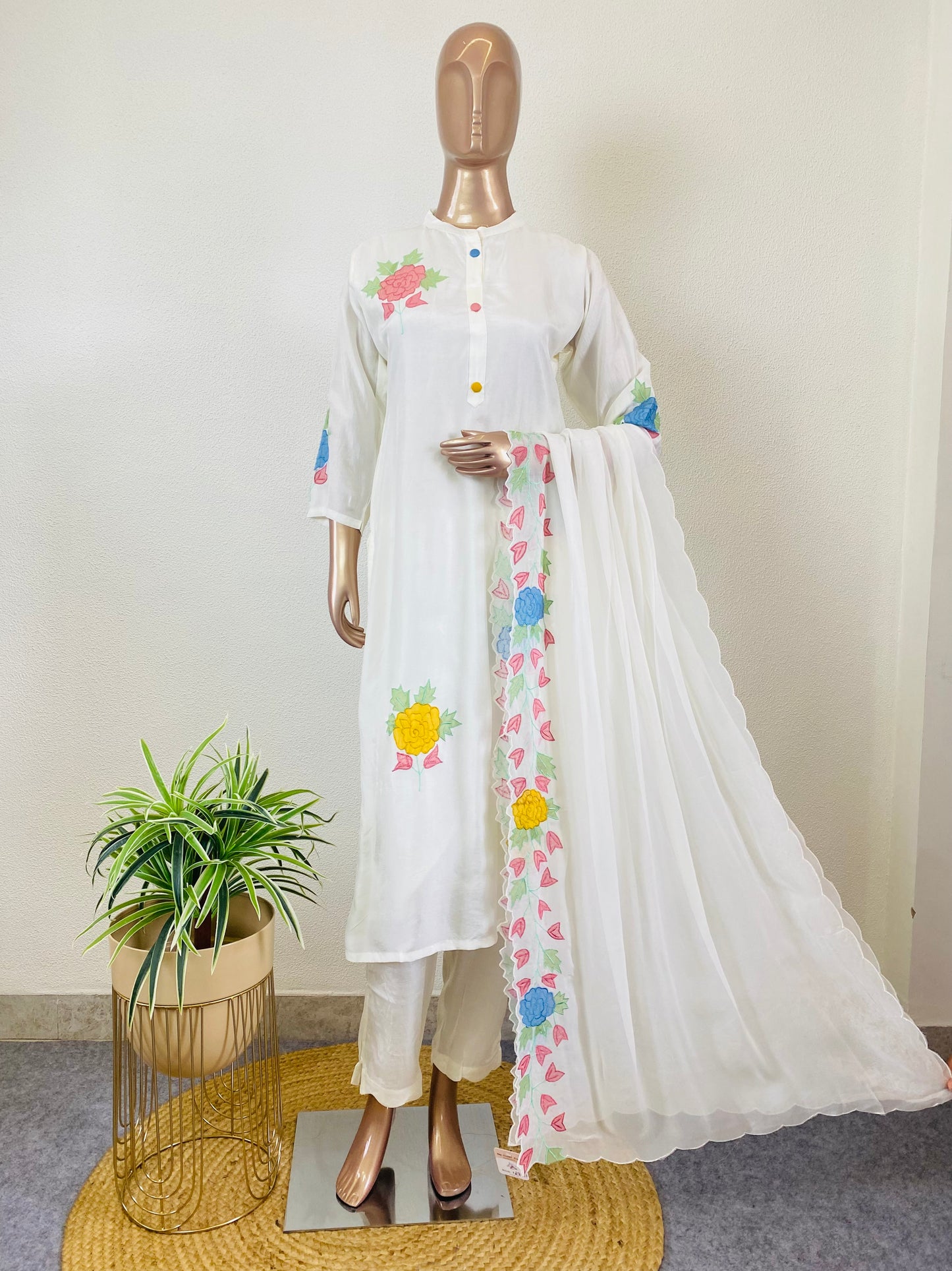 Pure Muslin Appliqué Work Suit Set with Soft Organza Dupatta