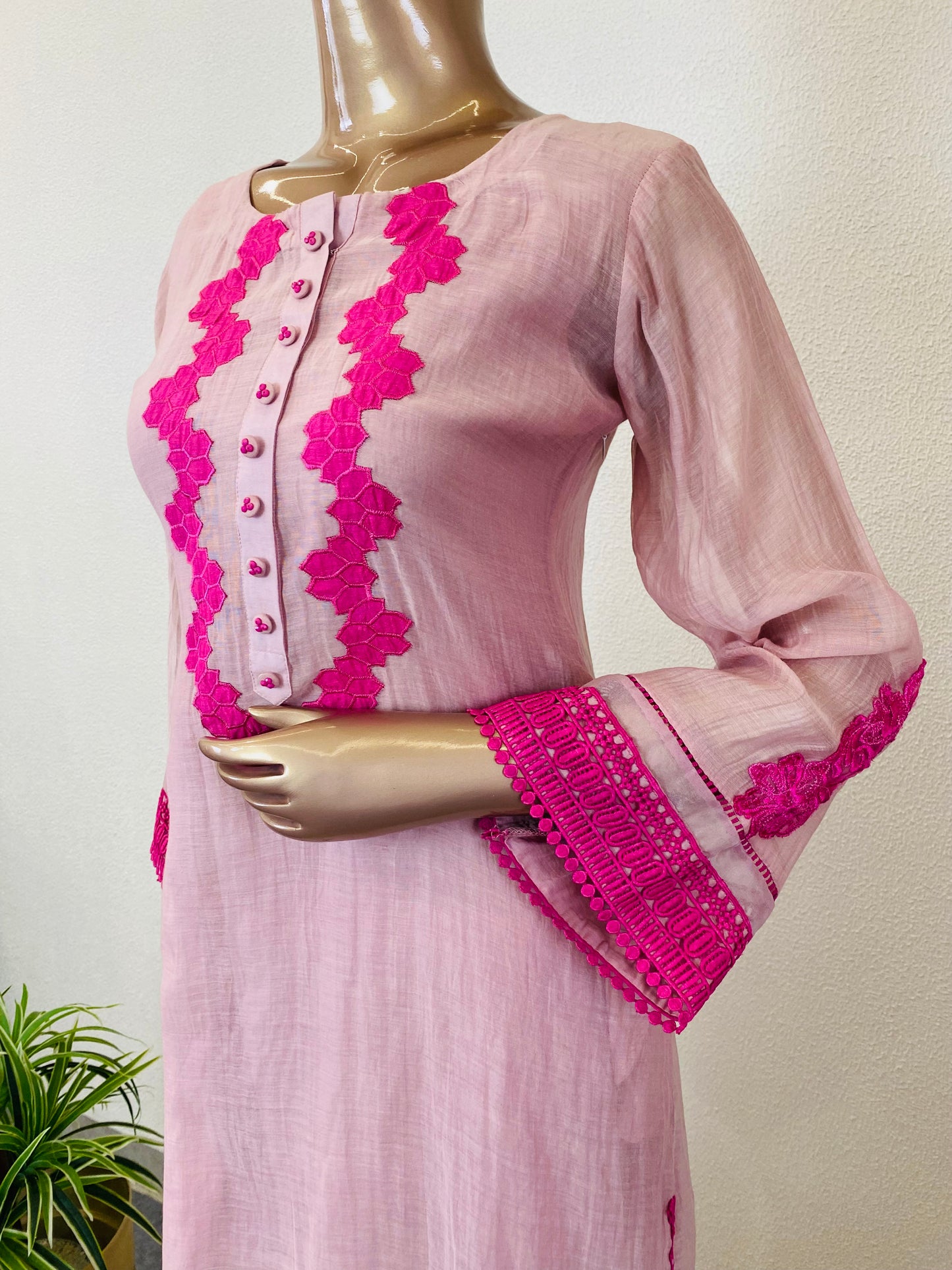 Mul Chanderi Suit Set with Appliqué & Lace Work