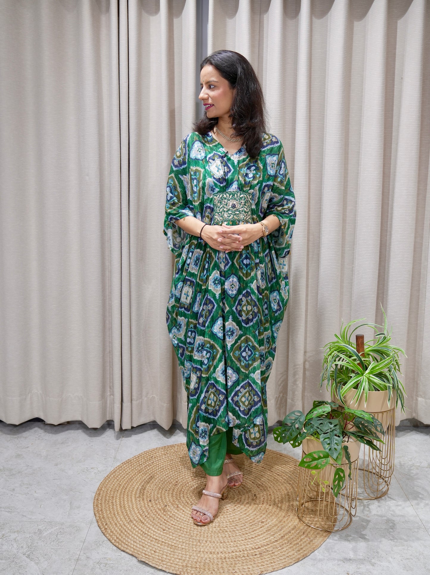 Chinon Kaftan Set with Broch