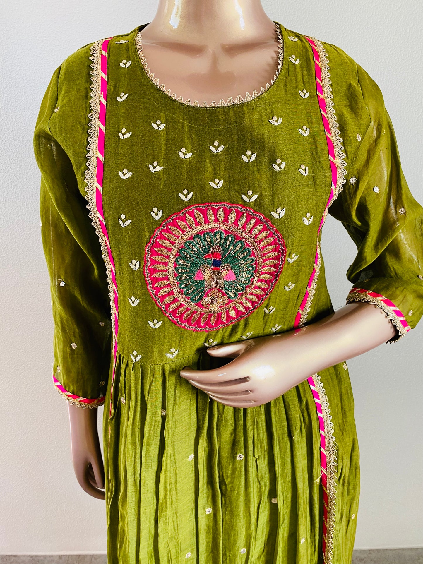 Hand Embroidered Mul Chanderi Suit Set with Contrast Dupatta