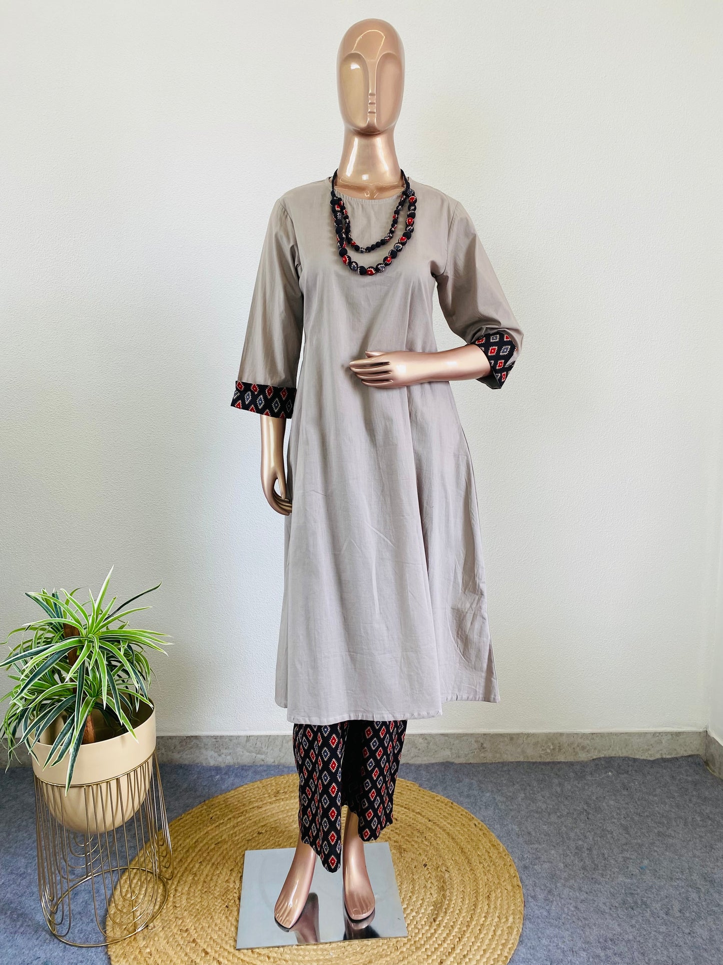 A-line cotton Kurta Pant with Neck Jwellery