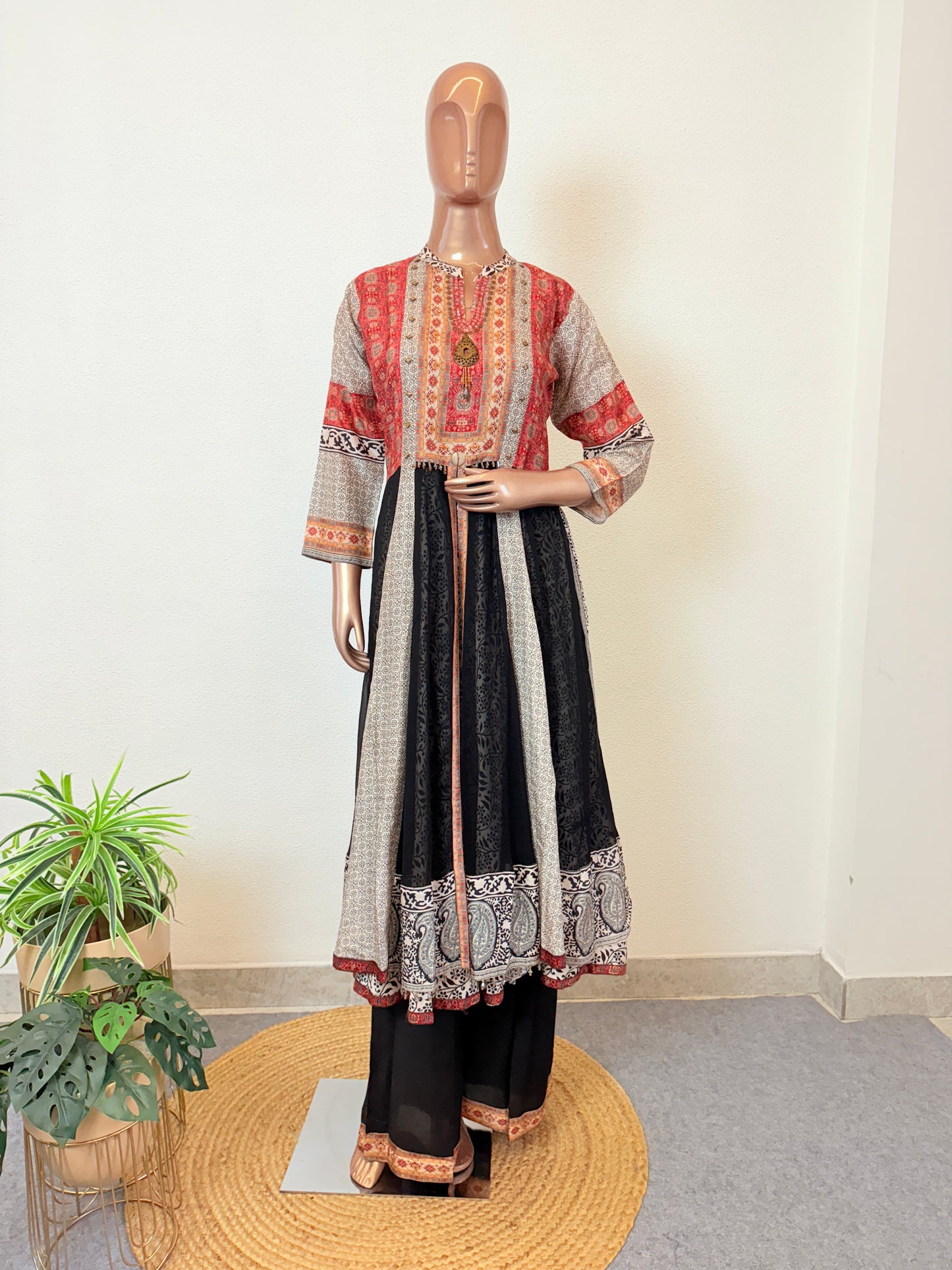 Premium Pure Georgette and Dola Silk Suit Set- Black