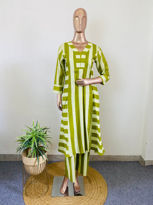 Cotton Kurta Pant Set with Stripe Print- Green