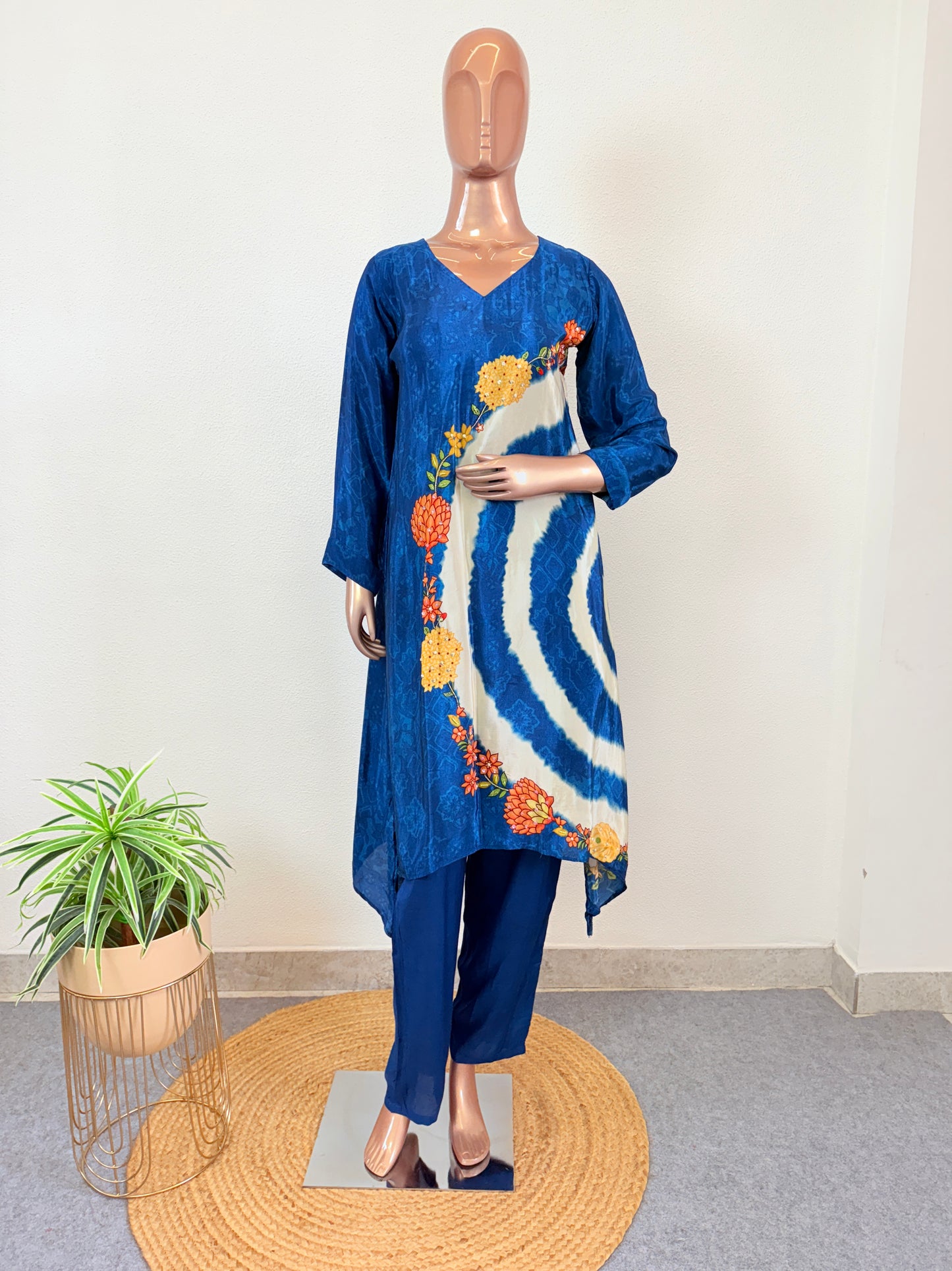 Digitally Printed Crepe Kurta Pant Set
