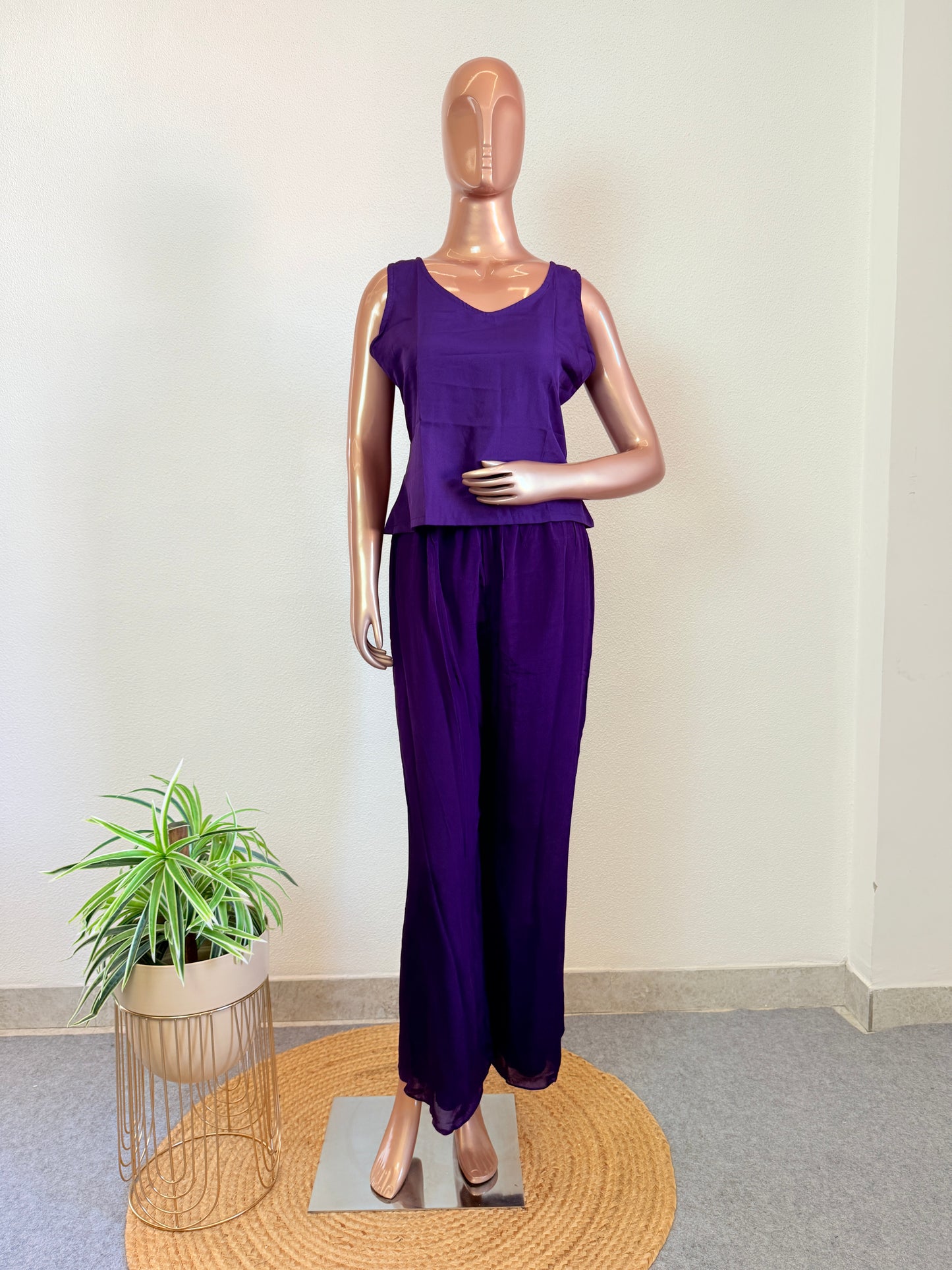 Crushed Chinon Indowestern with Heavy Handwork on Yoke