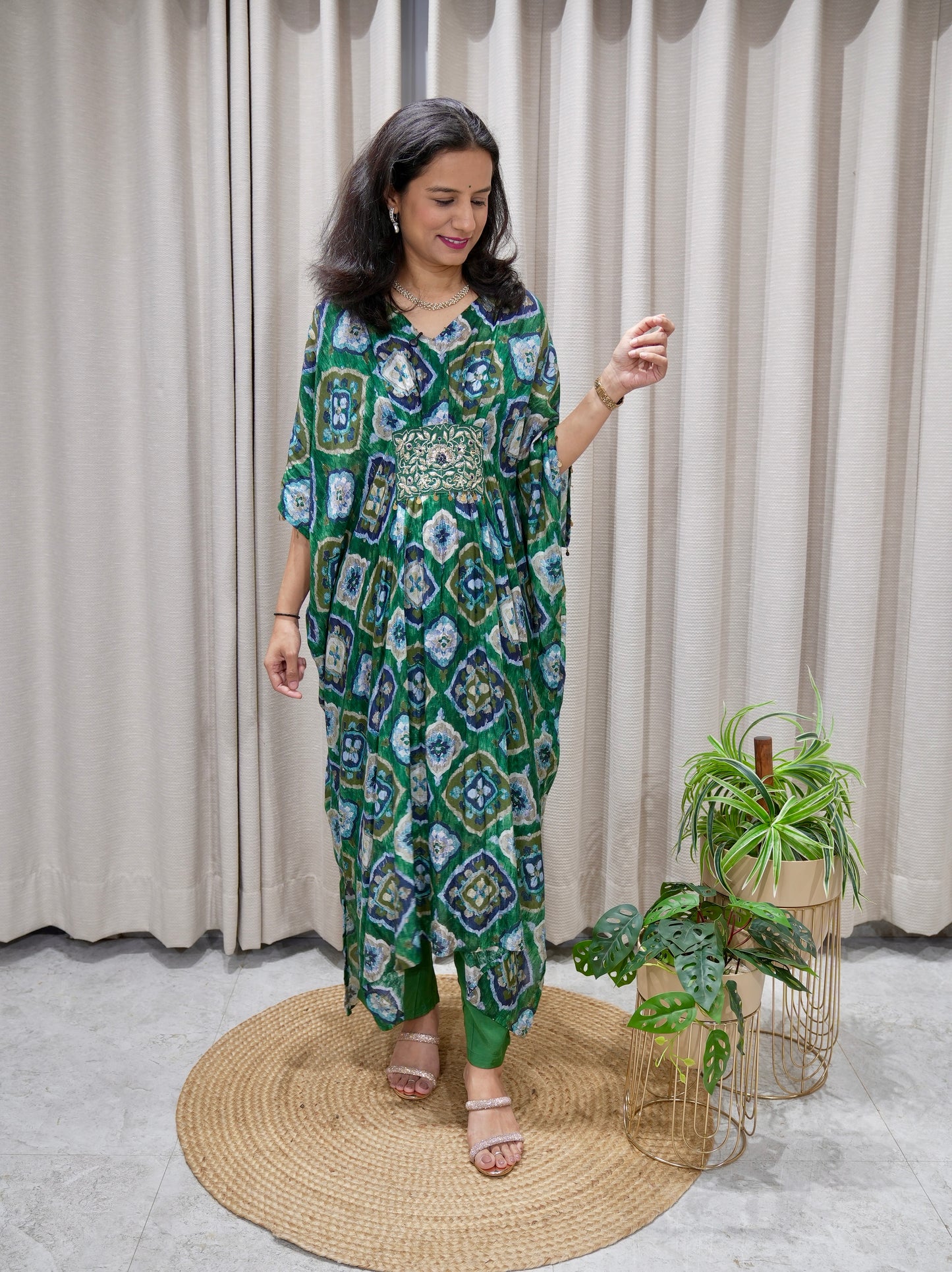 Chinon Kaftan Set with Broch