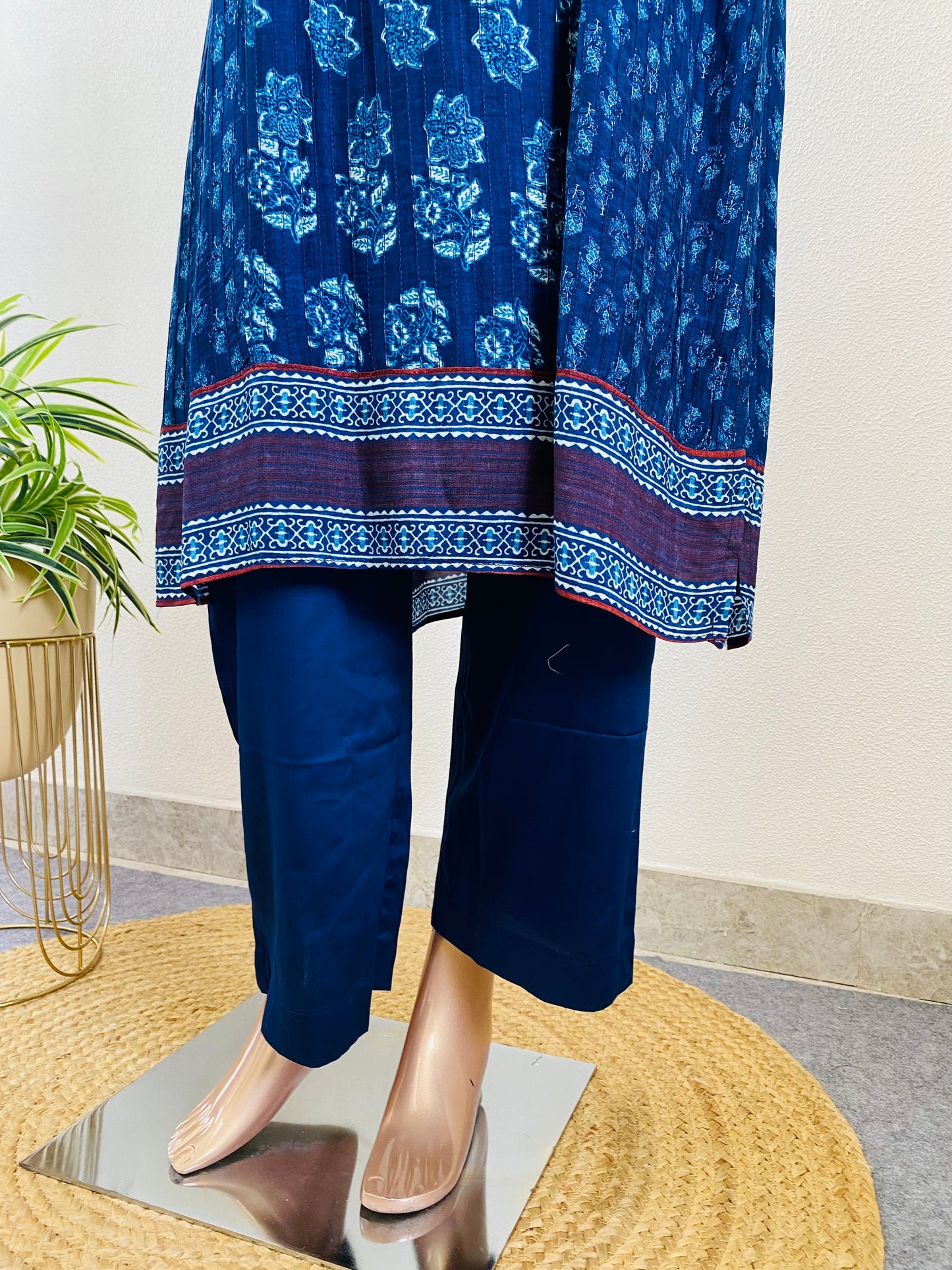 Digitally Printed Indigo Dola Silk Suit Set