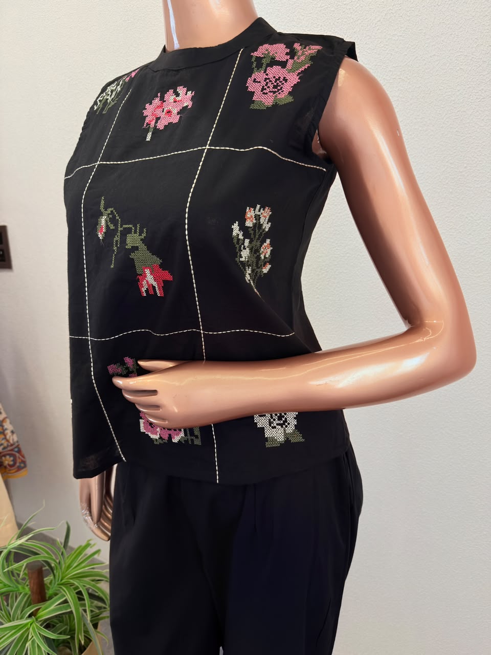 Sleeveless Coord Set with Cross-stitch Embroidery