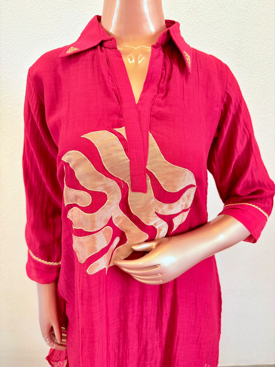 Mul Chanderi Collared Coord Set with Tissue Applique Motif