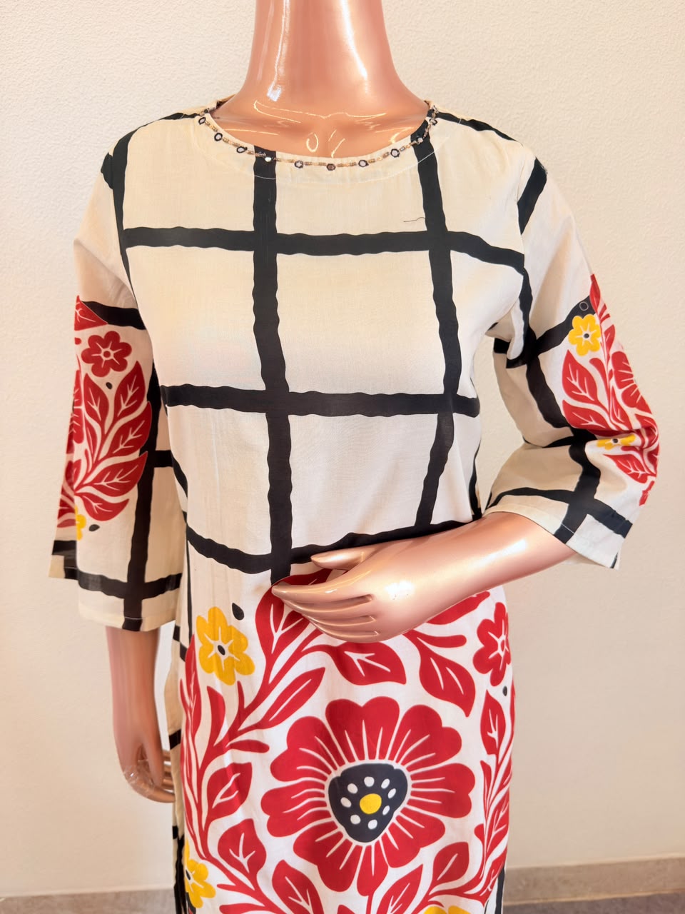 Geometric Grid Mul Cotton Kurta Pant Set with Hand-Embellished Neckline