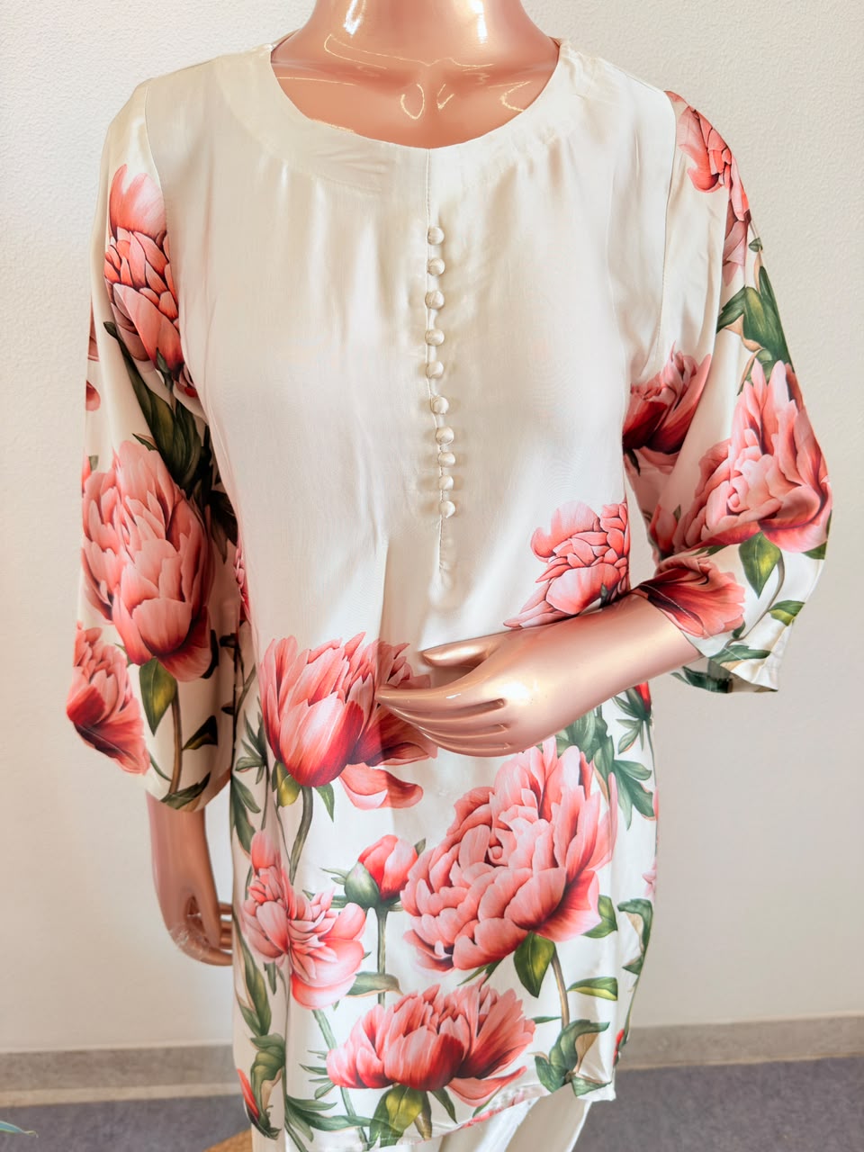 Ivory Digital Floral Print Kurta Set with Potli Buttons and Farshi Pants