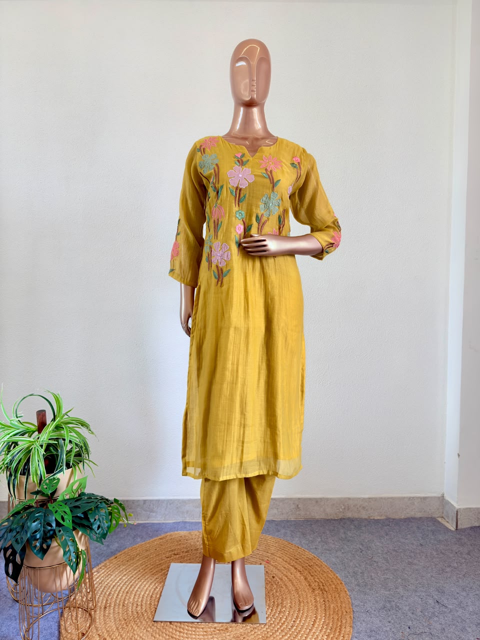 Applique Work Mul Chanderi Suit Set with Dupatta and Straight Pants