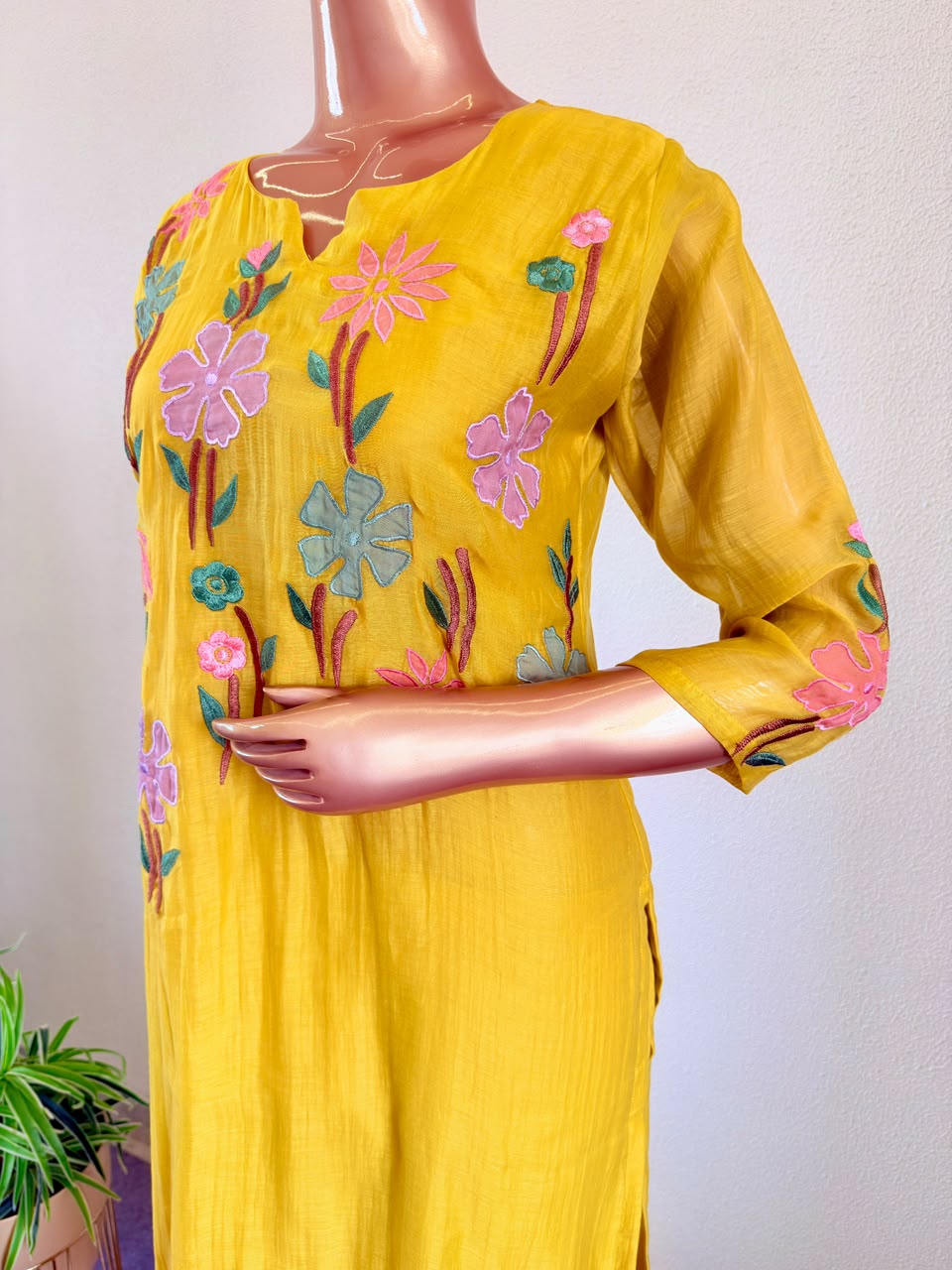 Applique Work Mul Chanderi Suit Set with Dupatta and Straight Pants