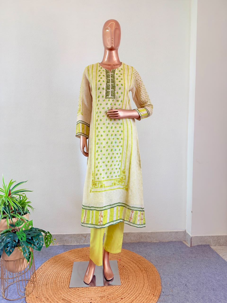 Geometric Print Linen Suit Set with Dupatta