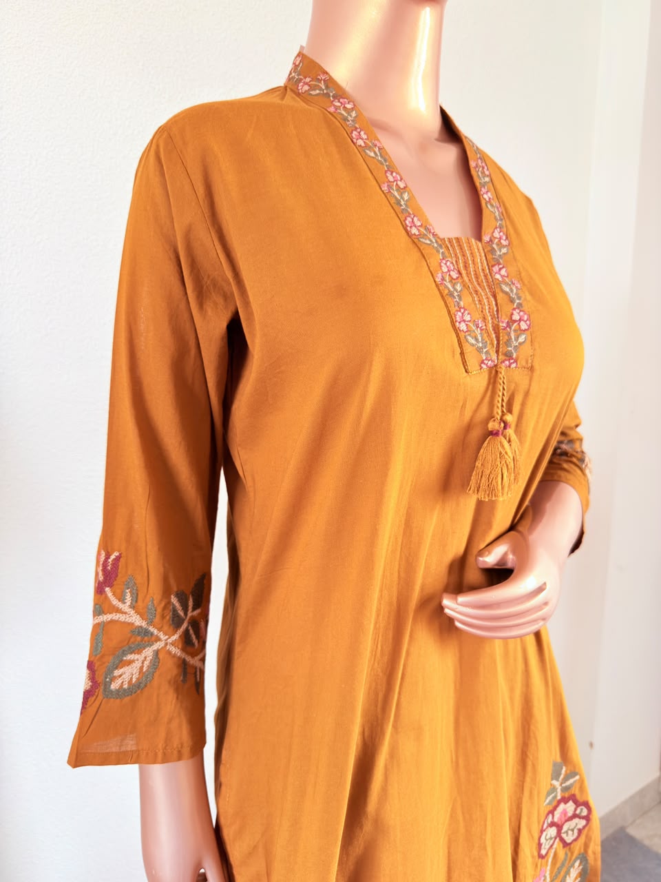 Floral Thread Embroidered V-Neck Suit Set with Crushed Dupatta