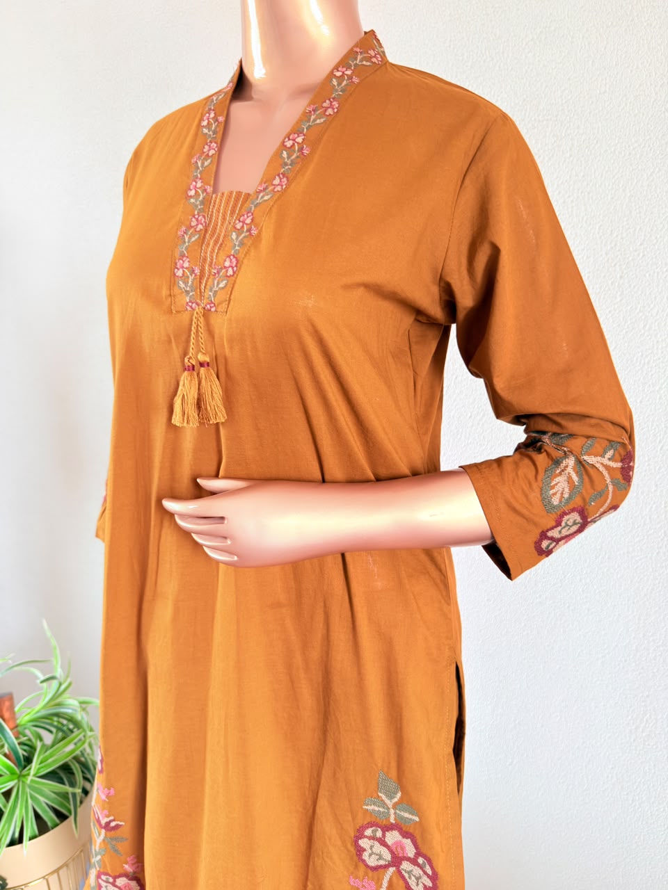 Floral Thread Embroidered V-Neck Suit Set with Crushed Dupatta
