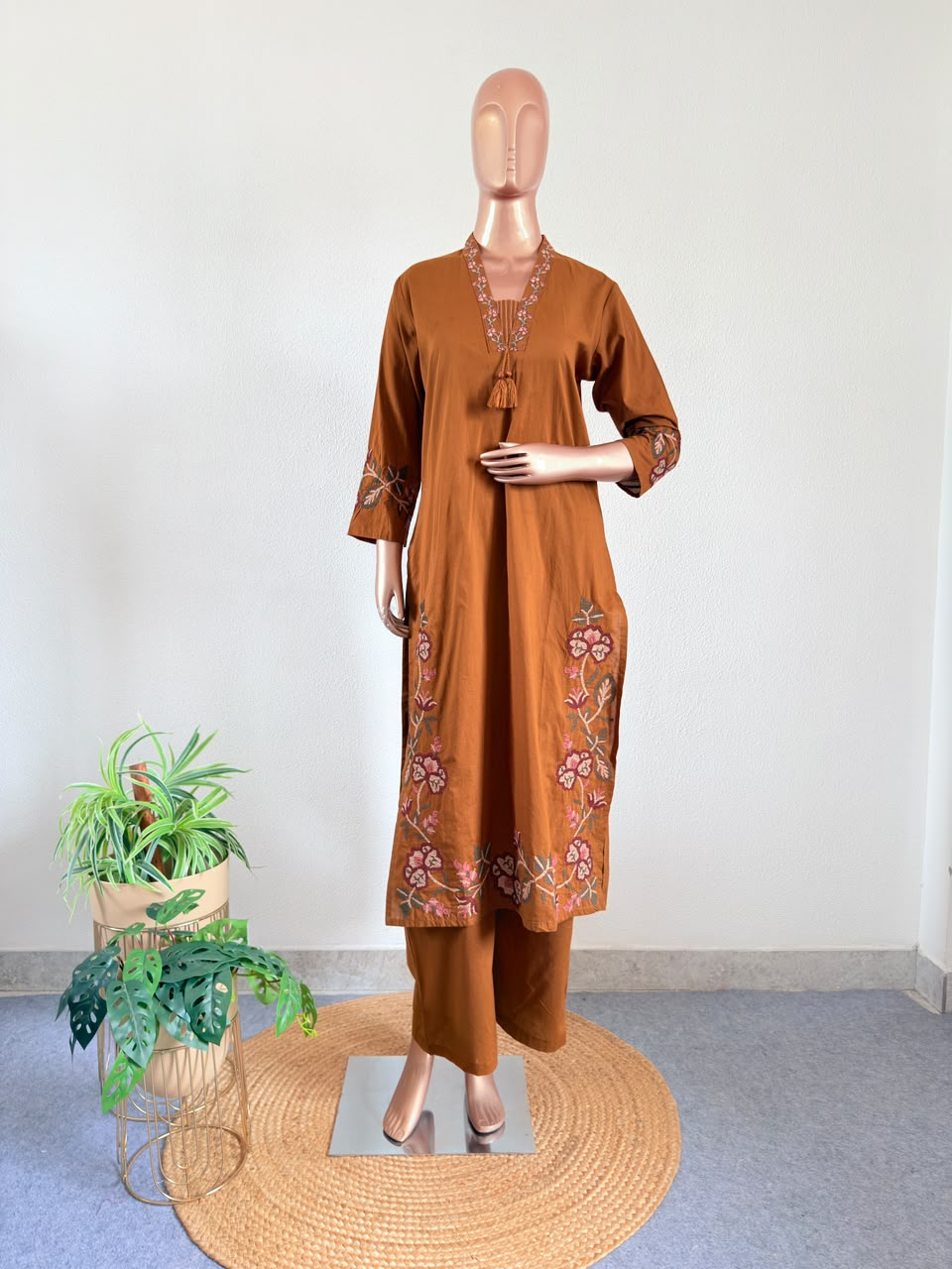 Floral Thread Embroidered V-Neck Suit Set with Crushed Dupatta