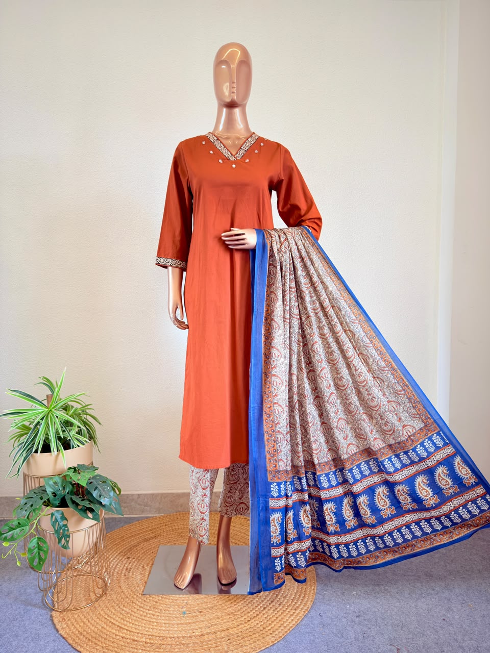 Mirror Accent V-Neck Kurta Set with Kalamkari Printed Trousers & Dupatta