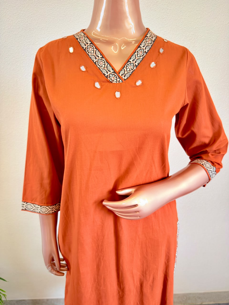 Mirror Accent V-Neck Kurta Set with Kalamkari Printed Trousers & Dupatta