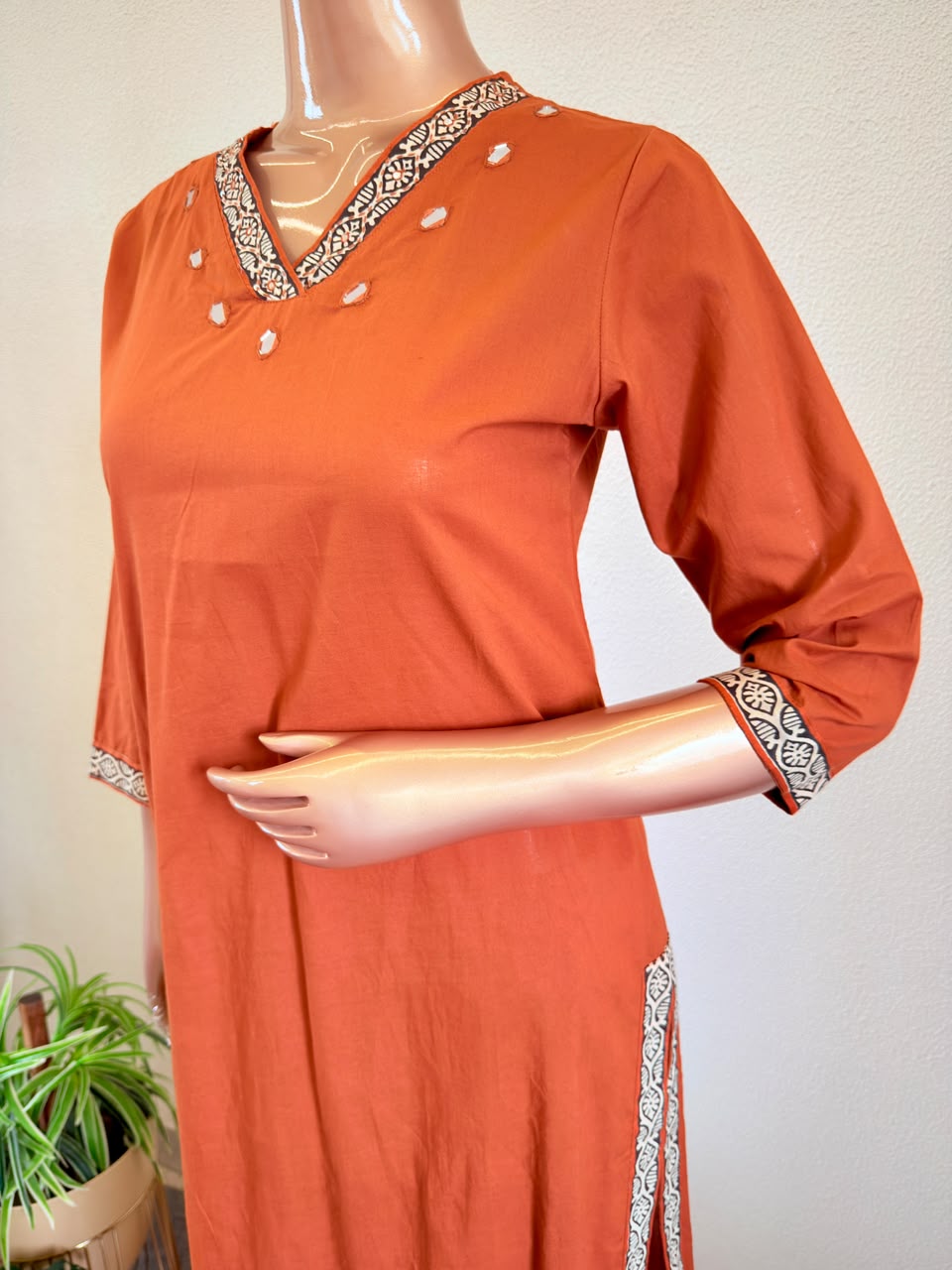 Mirror Accent V-Neck Kurta Set with Kalamkari Printed Trousers & Dupatta