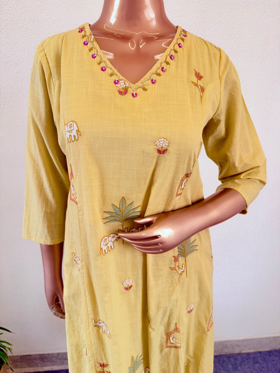 Pichwai Embriodered Cotton Suit Set with V Neckline