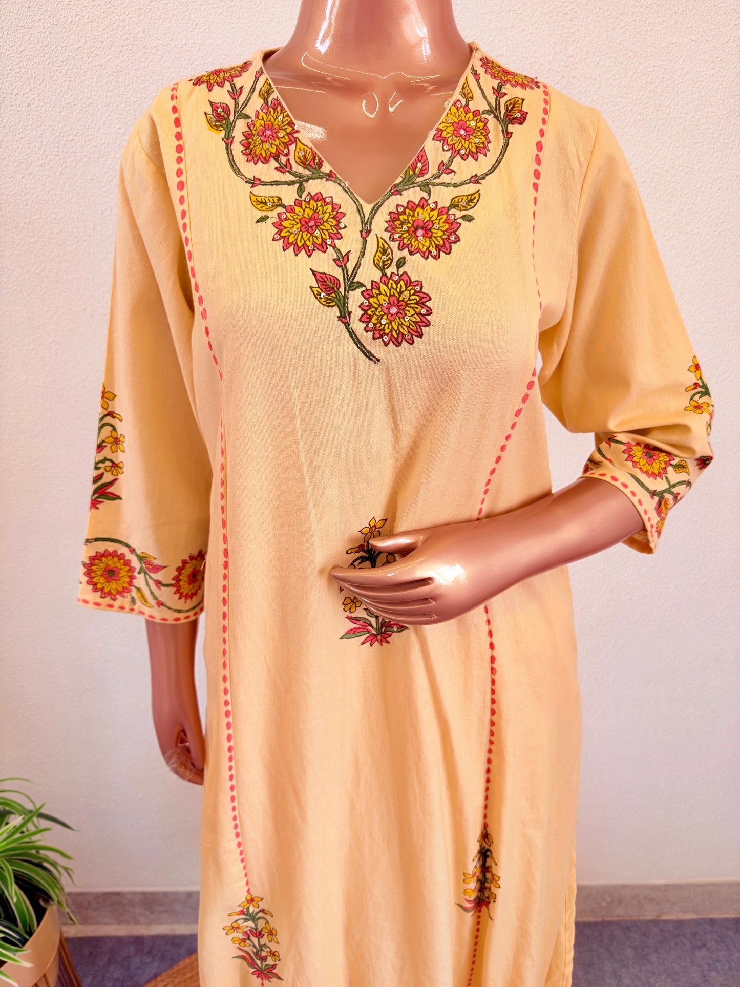 Floral Embroidered V-Neck Kurta Set with Trousers & Printed Kota Doria Dupatta