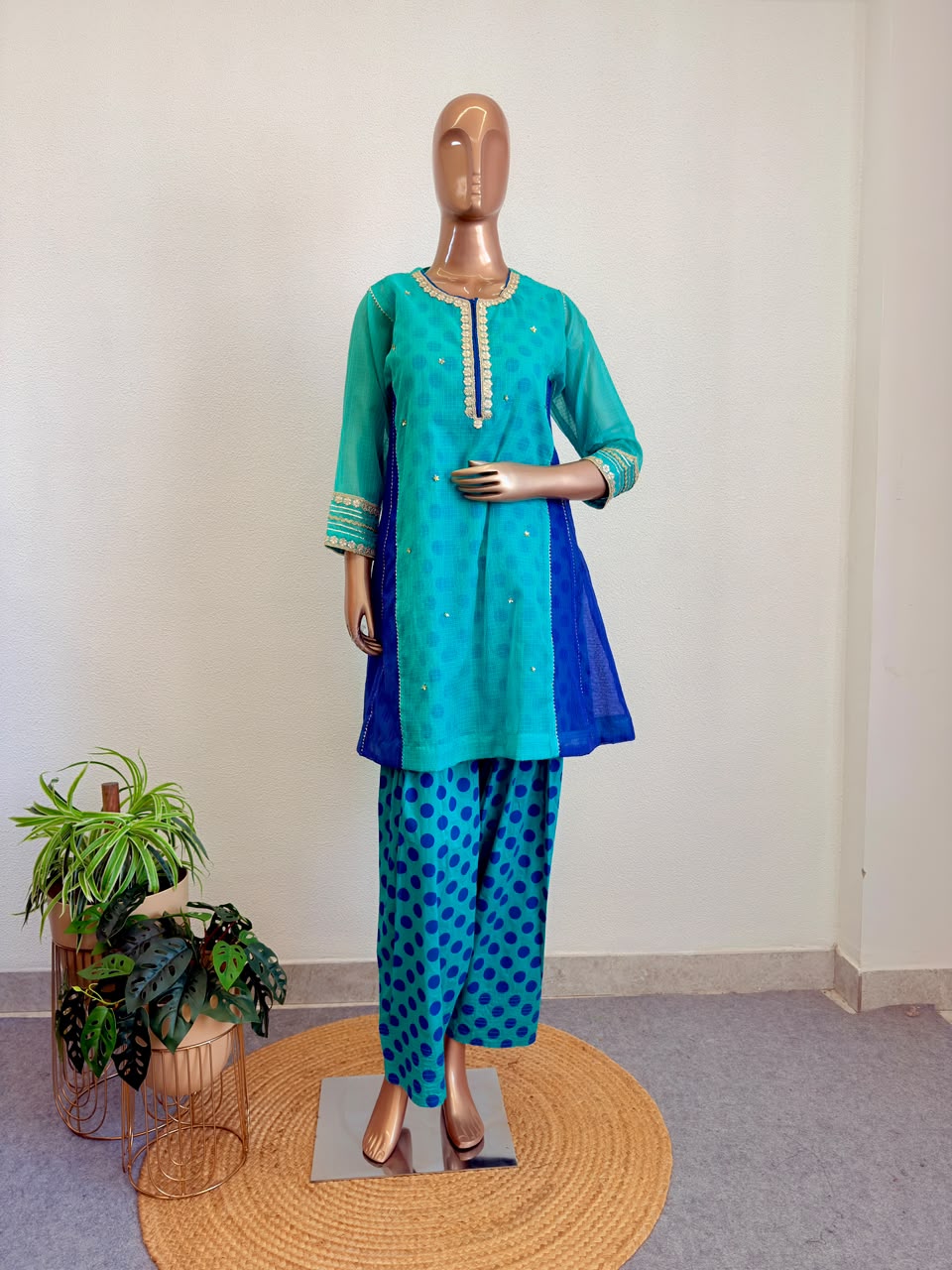 Lace Neckline Kota Doriya Kurta Set with Polka Dot Farsi Salwar & Inner