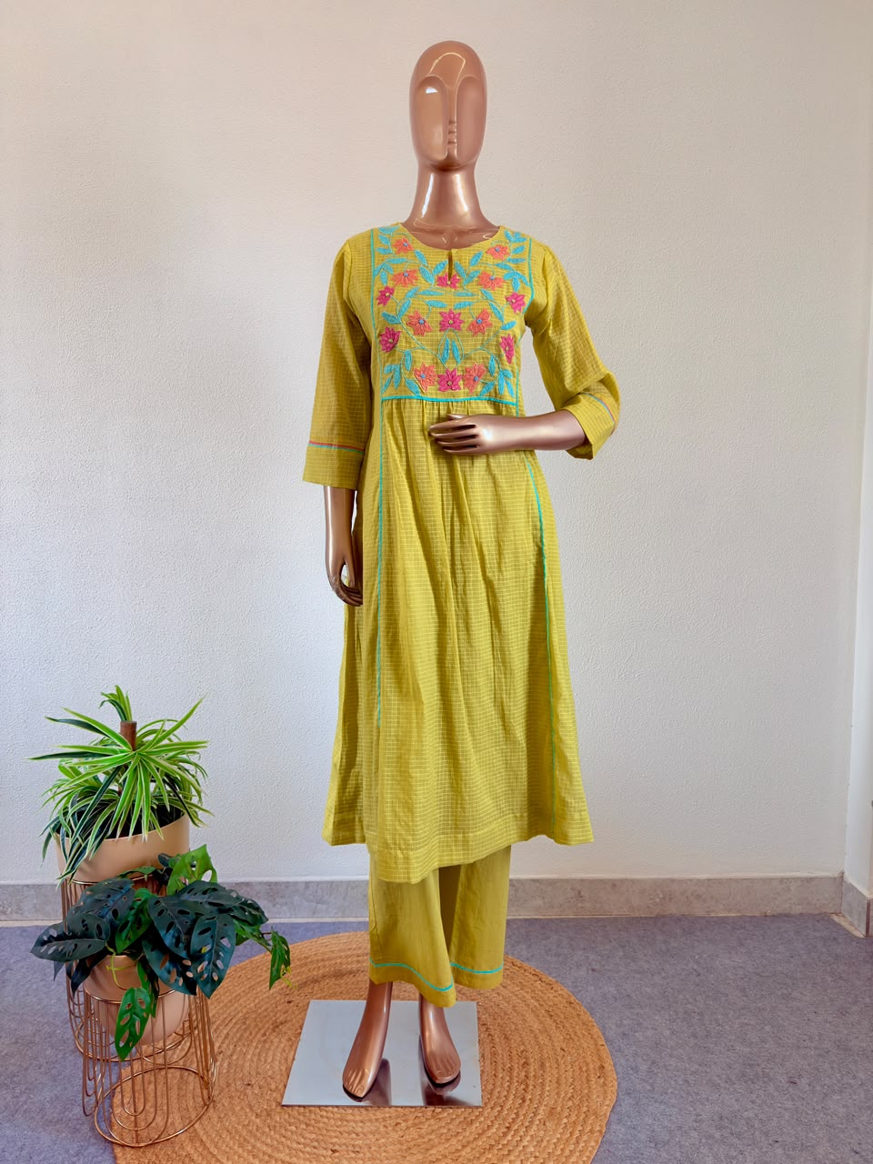 Applique Yoke Mul Chanderi Suit Set with Contrast Piping Detailing