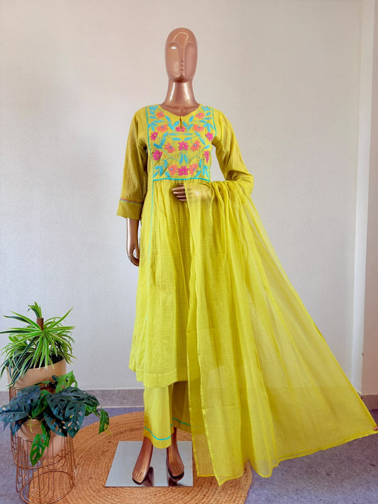 Applique Yoke Mul Chanderi Suit Set with Contrast Piping Detailing