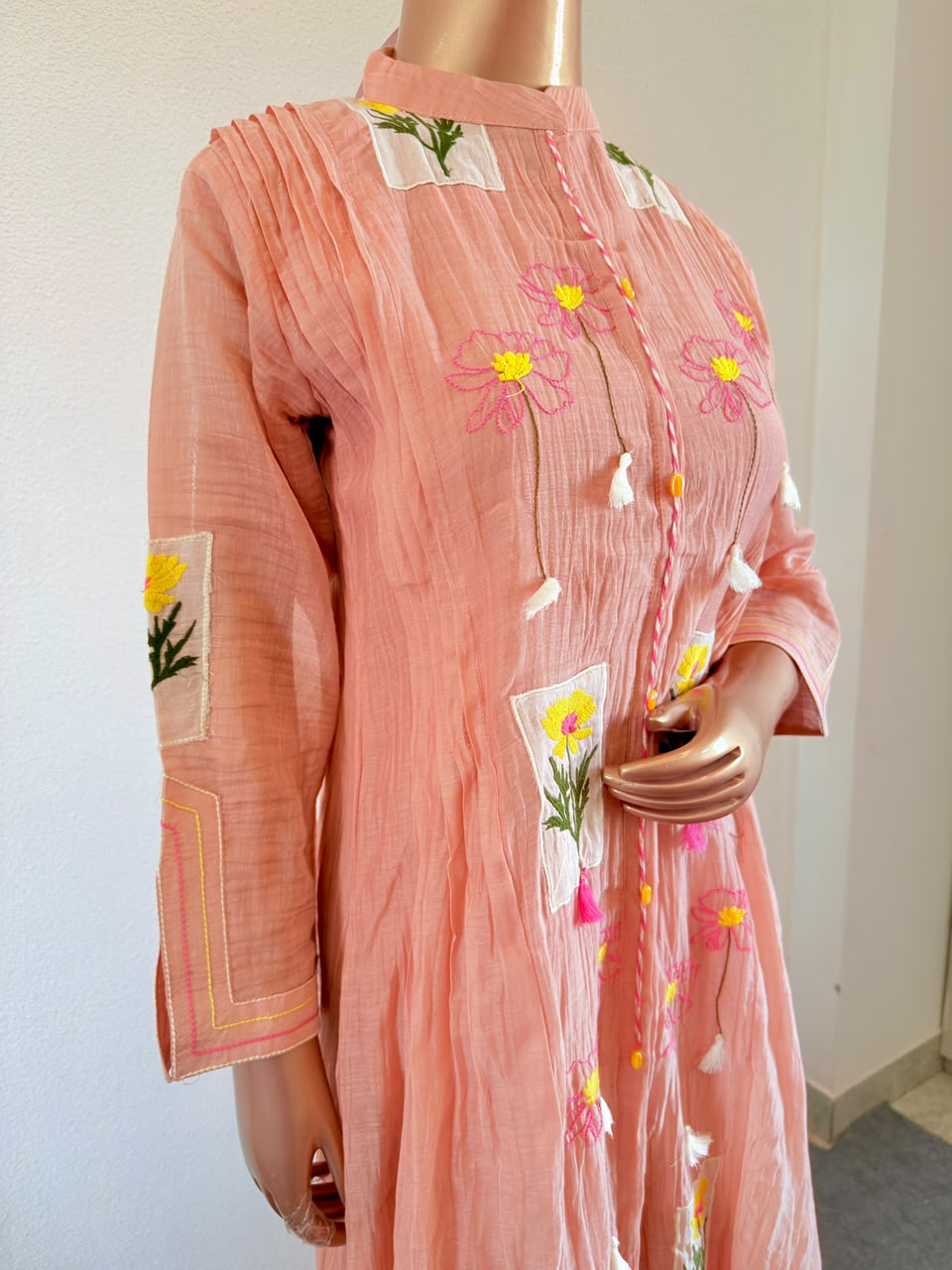 Floral Applique & Pin-Tucked Mul Chanderi Suit Set