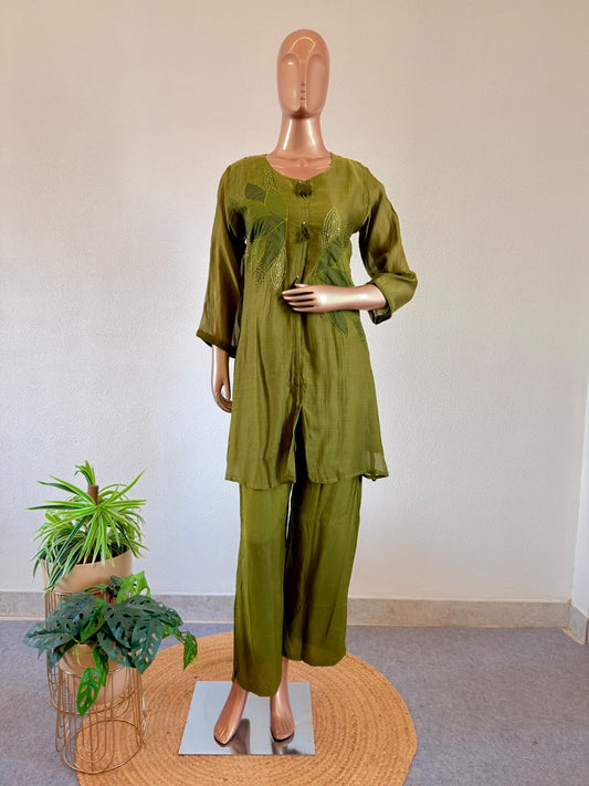Leaf Applique Mul Chanderi Co-Ord Set with Sequin & Thread Embroidery