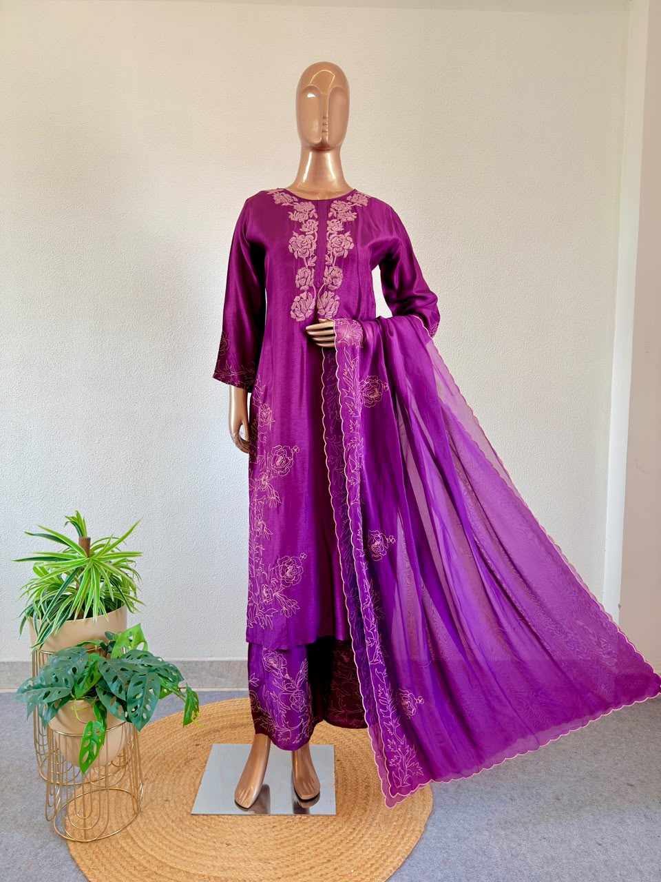 Thread Embroidered Premium Dola Silk Suit Set with Scalloped Organza Dupatta