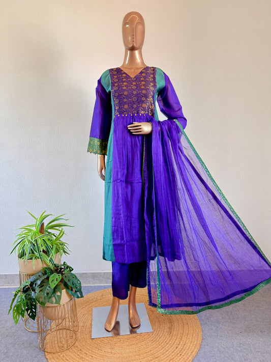 Dual-Tone Mul Chanderi A-Line Suit Set with Jaquard Woven Yoke