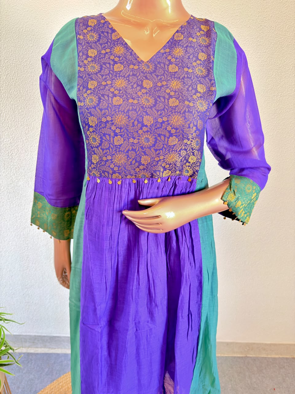 Dual-Tone Mul Chanderi A-Line Suit Set with Jaquard Woven Yoke