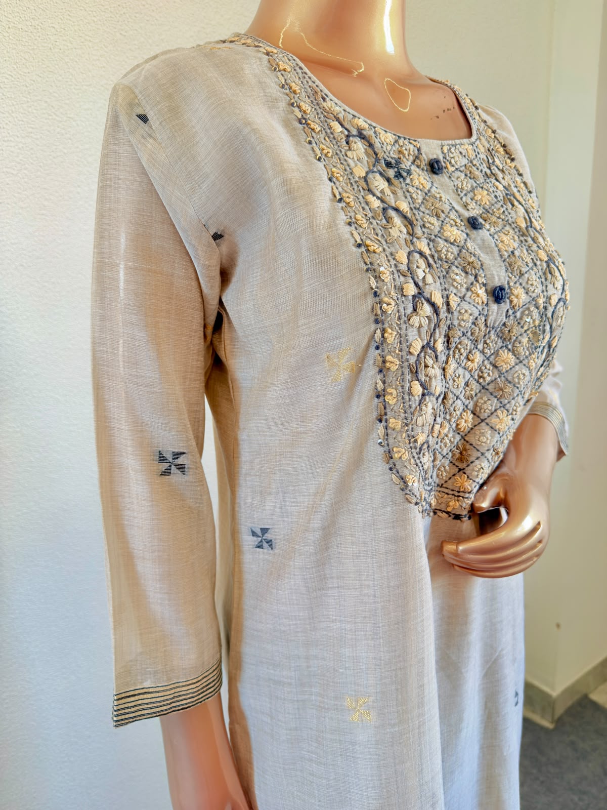 Embroidered Zari Yoke Beige Silk Suit Set with Black Zari-Printed Dupatta
