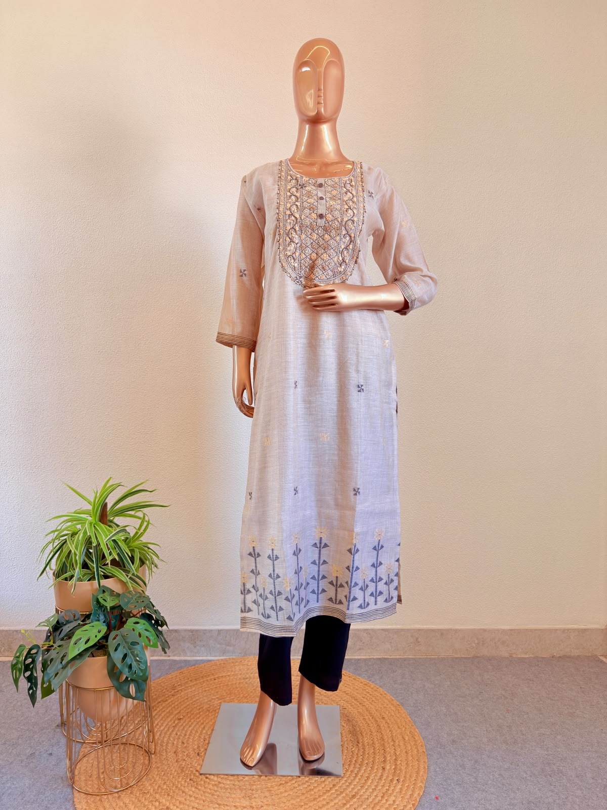 Embroidered Zari Yoke Beige Silk Suit Set with Black Zari-Printed Dupatta