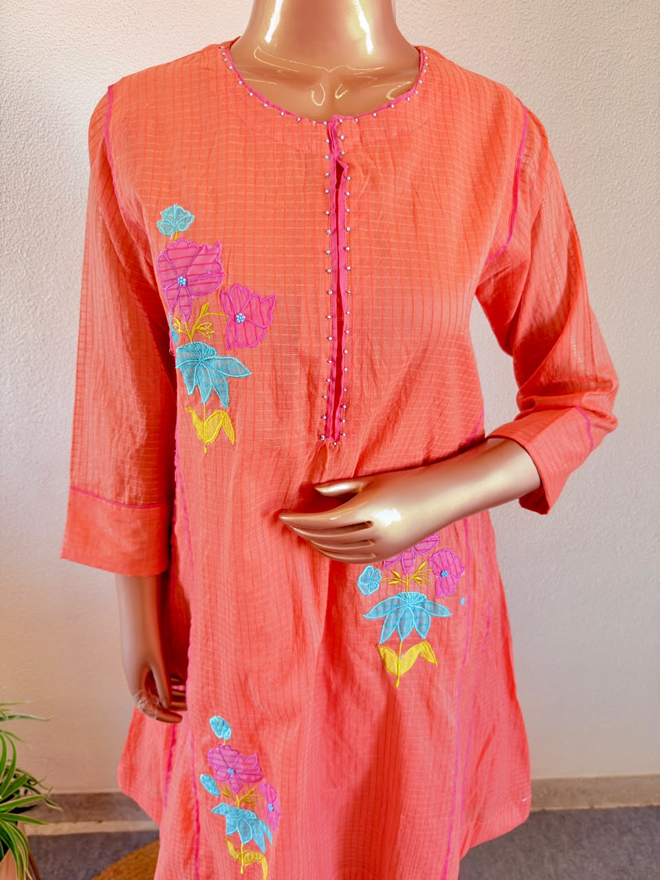 Mul Chanderi Short A-Line Suit Set with Applique Floral Motif and Farsi Salwar