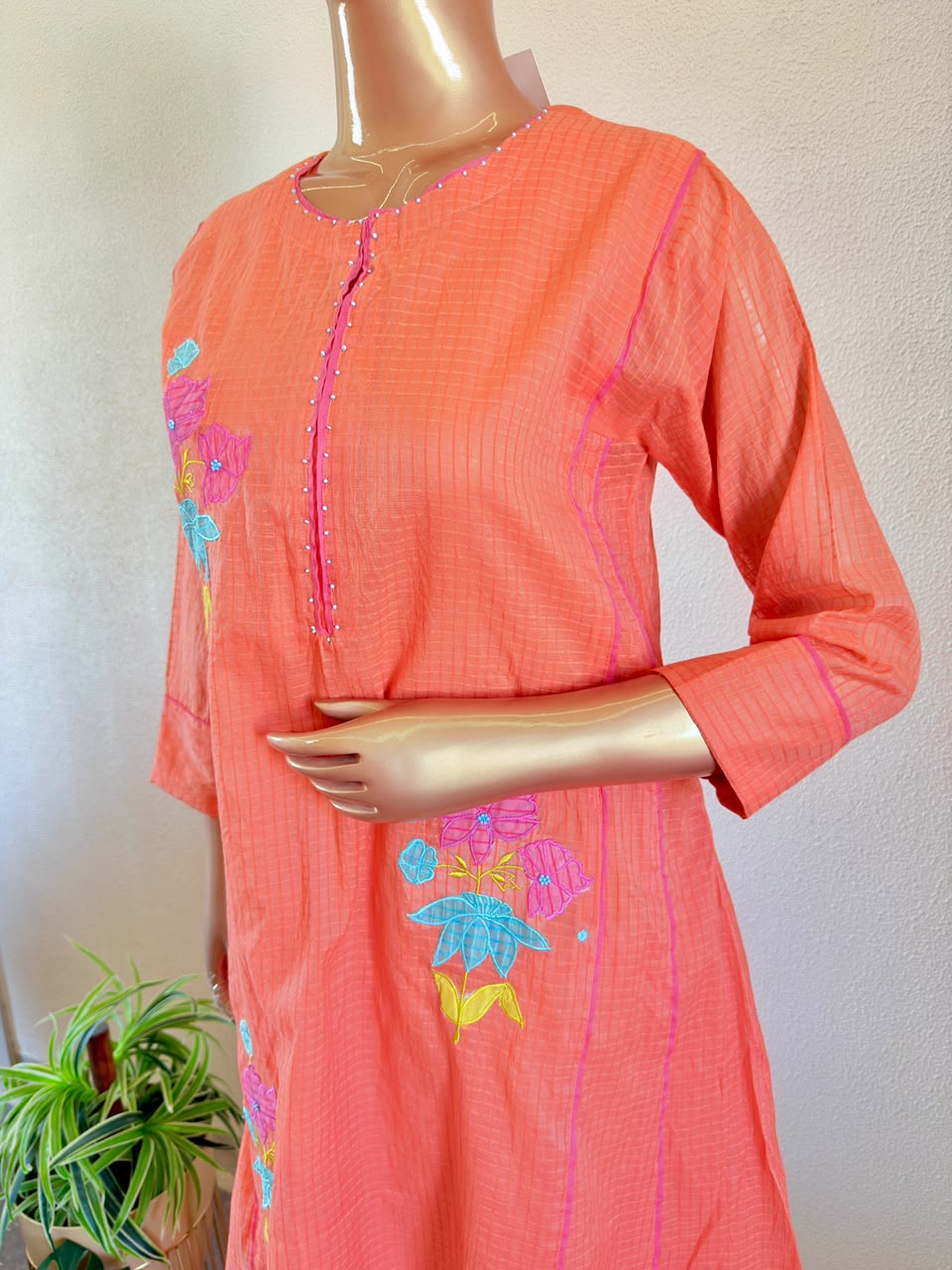 Mul Chanderi Short A-Line Suit Set with Applique Floral Motif and Farsi Salwar