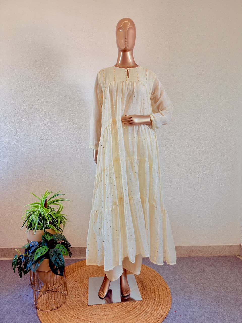 Ivory Mul Chanderi Tiered Pattern Suit with False Mukaish Work and Digital Print Floral Organza Dupatta