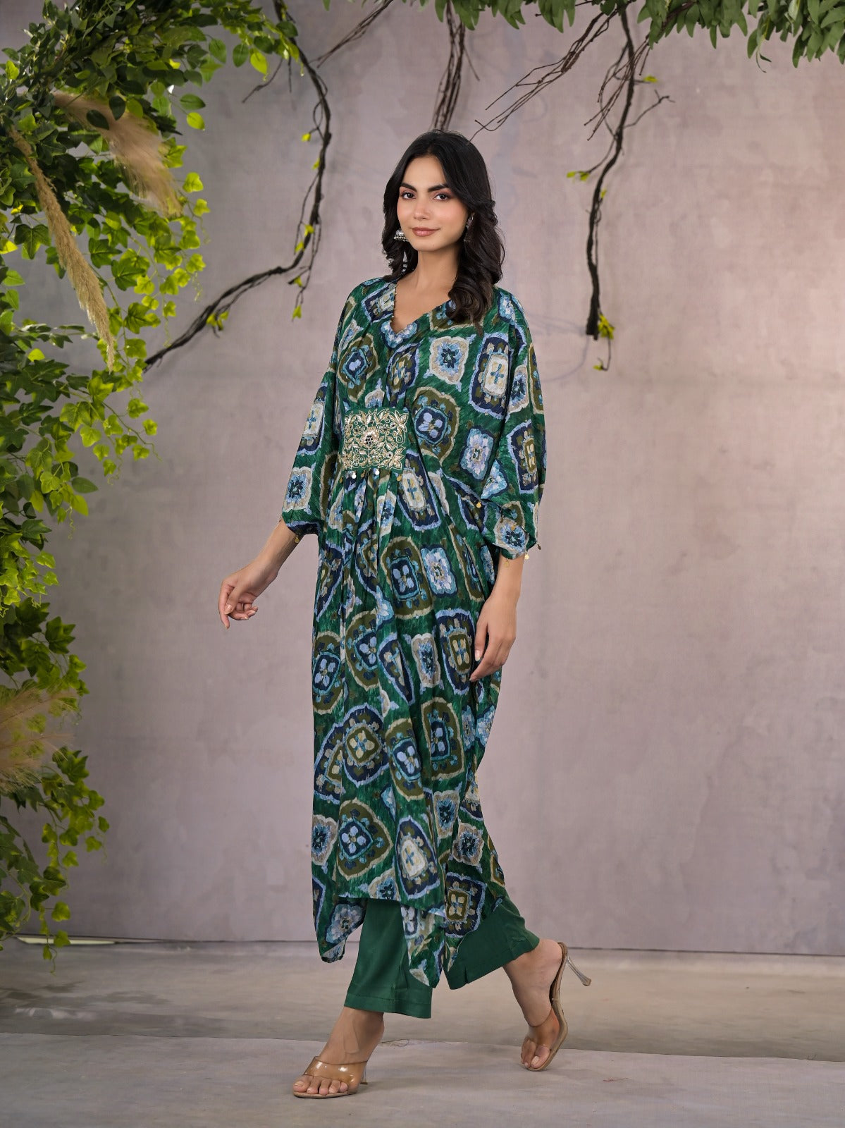 Chinon Kaftan Set with Broch